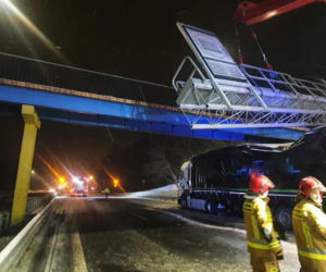 Zderzenie dwóch ciężarówek na DK 92 w kierunku Wrześni! Jedna osoba ranna [ZDJĘCIA]