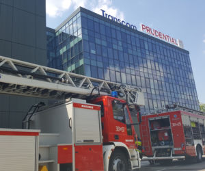 Białystok. Pożar w biurowcu przy ul. Świętojańskiej. Ponad 200 osób opuściło budynek