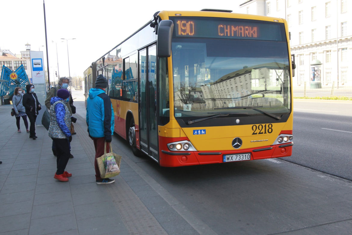 Tłumy w autobusach