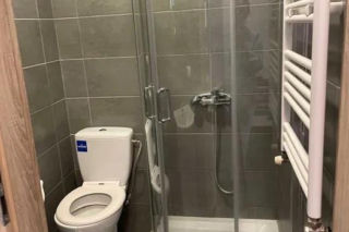 Luksus w wersji XS. 10 metrów na skraju Warszawy za jedyne 2 tys. zł