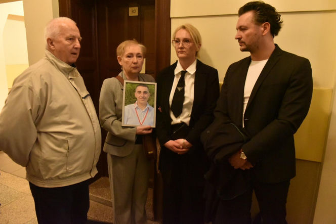 Początek procesu lekarzy oskarżonych o zaniedbania w sprawie śmierci 19‑letniego Olka z Grudziądza