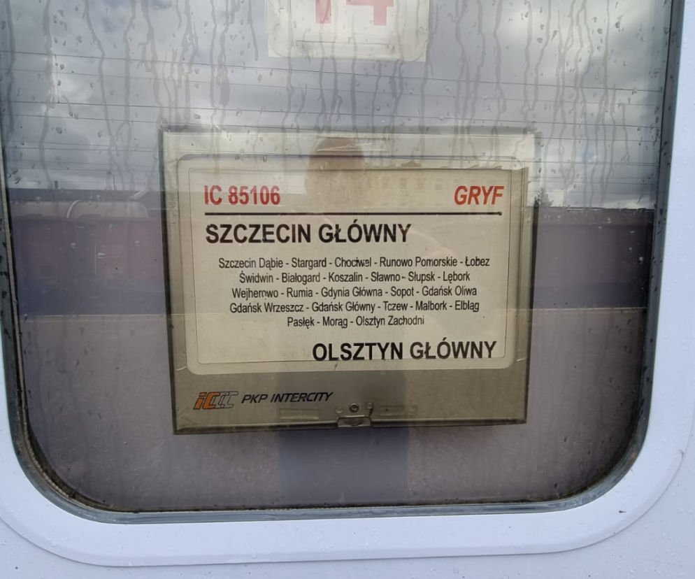 Pociągi jechały po jednym torze naprzeciw siebie