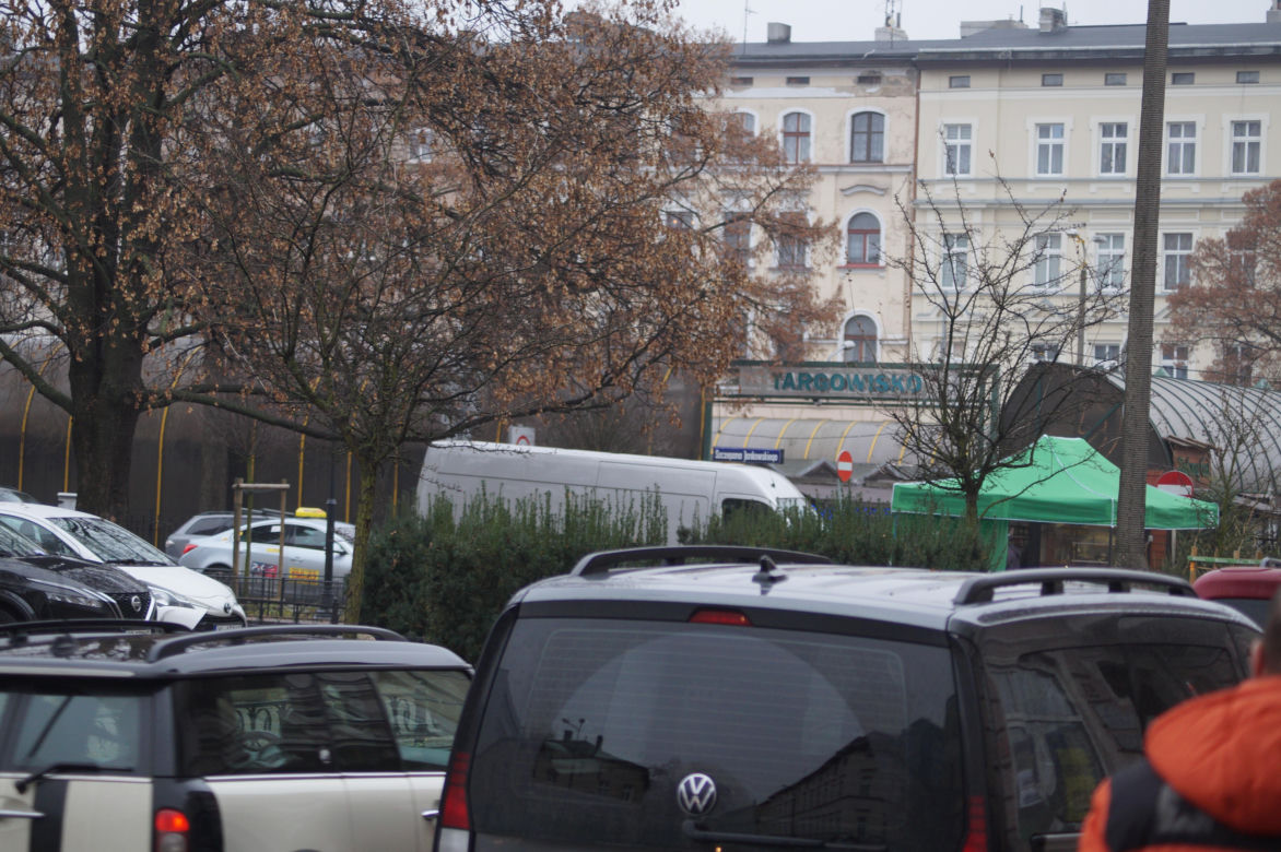 Parking podziemny, targowisko i więcej zieleni. Tak zmieni się plac Piastowski