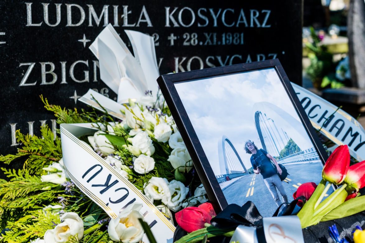 Tłumy na pogrzebie Macieja Kosycarza