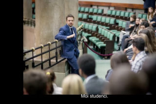 Wybory 2020. Rafał Trzaskowski i seksowne studentki. Szukają haków na kandydata