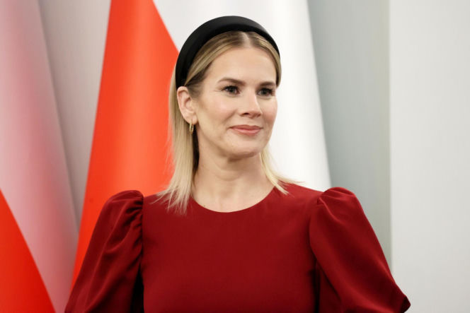 Marta Nawrocka w czerwieni