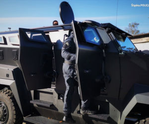 Śląscy policjanci dostali wóz opancerzony za 3 miliony złotych. Wygląda kosmicznie! [ZDJĘCIA, WIDEO]