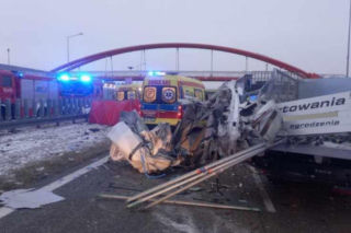 Tragiczny karambol na S8. Cztery osoby nie żyją