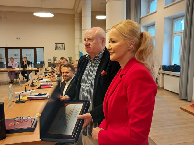 Maciej Siembieda Honorowym Obywatelem Starachowic. Wielki powrót mistrza na ulicę Skalistą