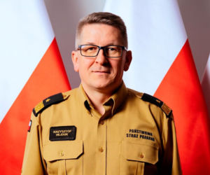 TAK mają teraz wyglądać strażacy! Będą nosić krótkie spodenki 