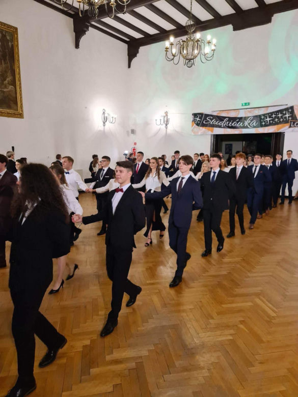 Studniówka I Liceum Ogólnokształcącego im. Adama Mickiewicza w Olsztynie [ZDJĘCIA]