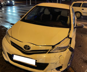 Totalna demolka na Radzymińskiej. Trzy auta rozbite w drobny mak 