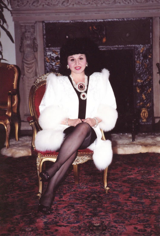 Yola Czaderska-Hayek