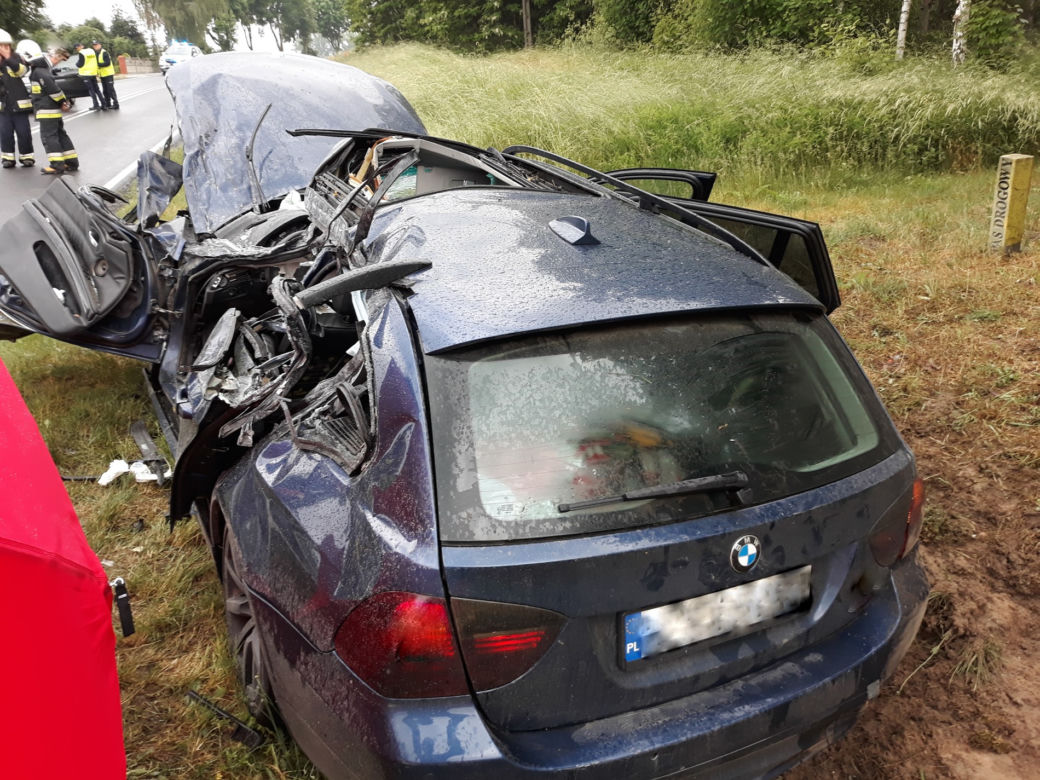 Młody strażak zginąl w wypadku samochodowym
