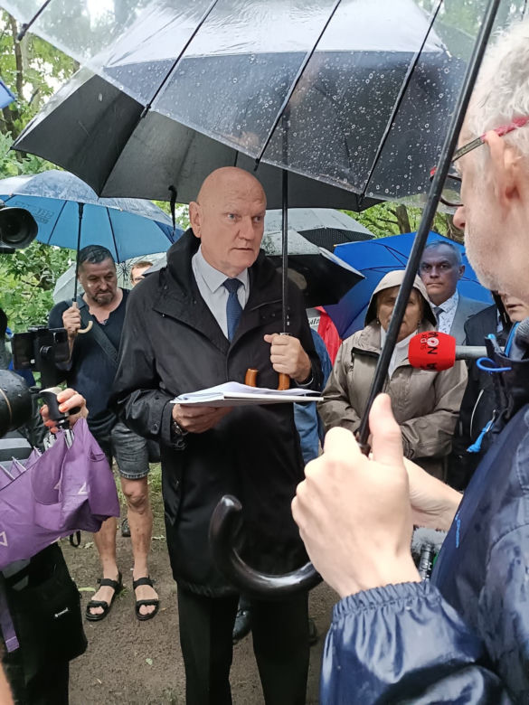 Prezydent Torunia spotkał się z protestującymi ws. Parku Naturalnego Wrzosowisko