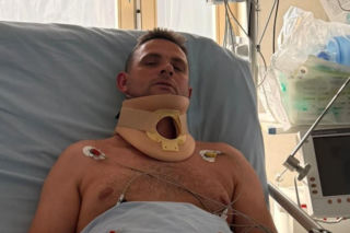 Sebastian ratował innych, teraz sam walczy o życie. Dramatyczny wypadek na spacerze z synem