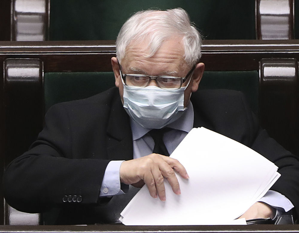  Sejm głosuje a Kaczyński szpera w ...
