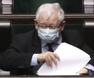  Sejm głosuje a Kaczyński szpera w ...