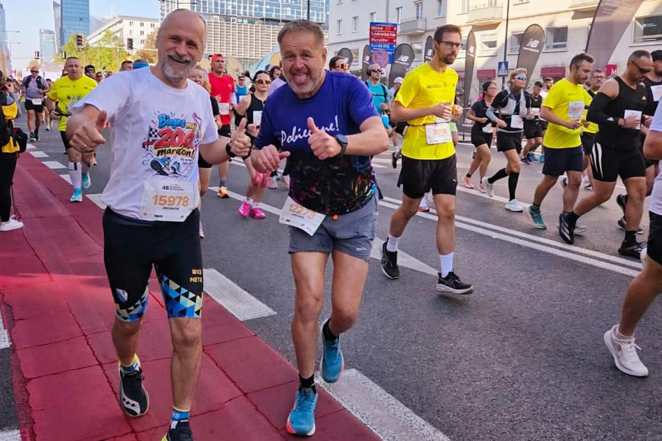 Najstarszy rekordzista ma 76 lat, najmłodszy - 50. Dlaczego młodsi żołnierze nie biegają w maratonach?