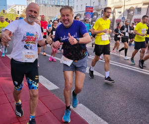 Najstarszy rekordzista ma 76 lat, najmłodszy - 50. Dlaczego młodsi żołnierze nie biegają w maratonach?