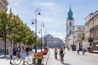 Warszawa. Ratusz ogłosił zmiany. Weekendowy deptak od „palmy” aż do kolumny Zygmunta