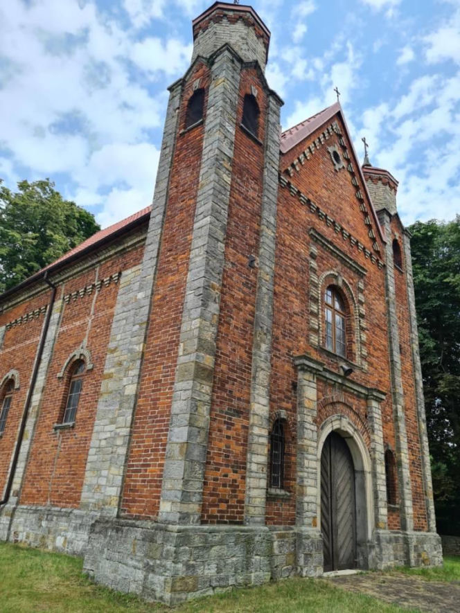 Kościółek w Gowarczowie