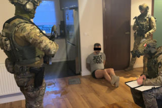 Wpuścili na rynek 7 ton narkotyków. Trzy areszty za przemyt gigantycznej ilości kokainy i ketaminy