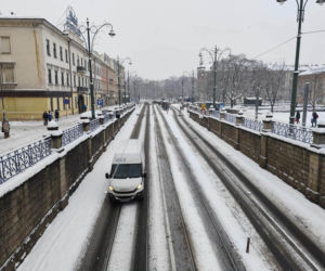 Atak zimy w Krakowie. Miasto sparaliżowane, IMGW ostrzega
