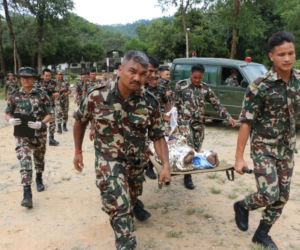 Horror w Nepalu. Odnaleziono zwłoki 270 osób. 1300 zaginionych!