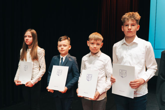 Najzdolniejsi uczniowie odebrali stypendia Prezydenta Miasta Siedlce