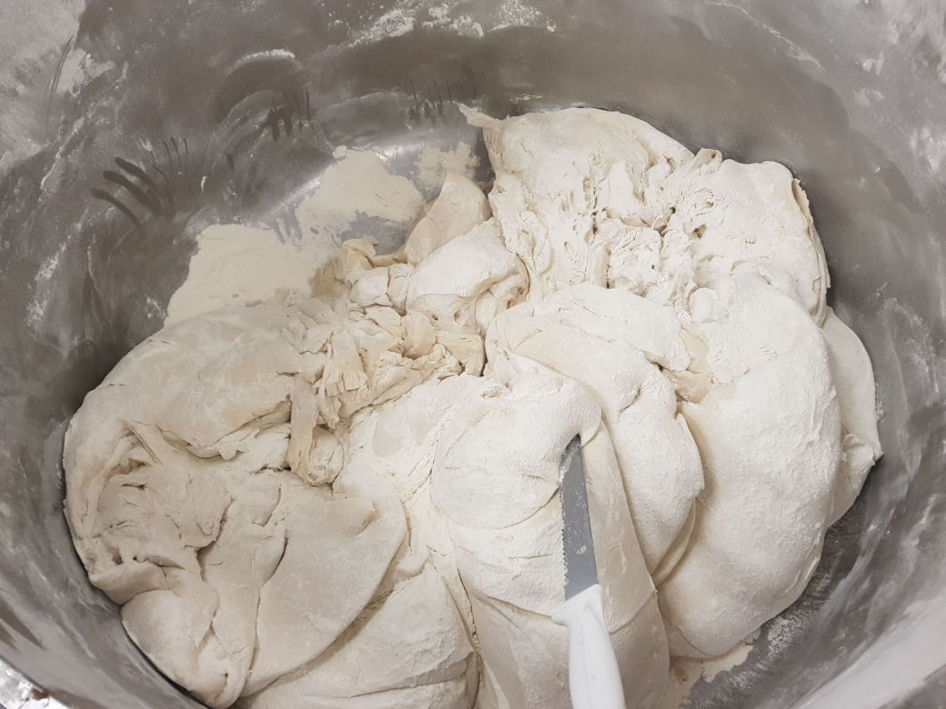 Tłusty czwartek w Olsztynie – Jak powstają pyszne pączki?
