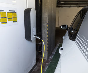 Samochód elektryczny, ładowanie samochodu