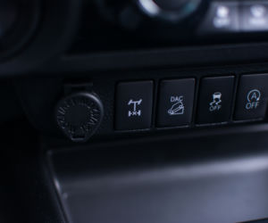 Toyota Hilux 2.4 D-4D 150 KM 4x4 AT6 Selection 50
