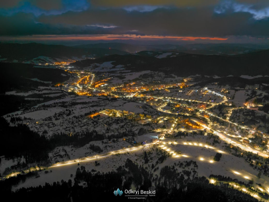 Krynica-Zdrój nocą. Niesamowite zdjęcia z serca Małopolski! 
