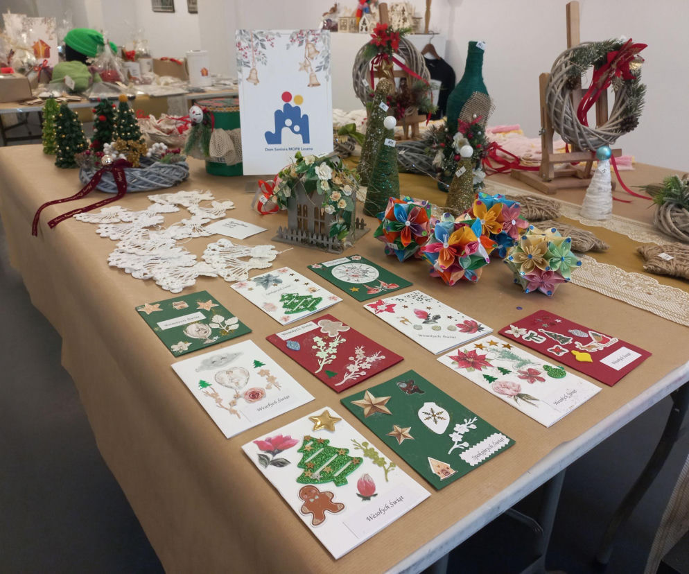 ​Z każdym dniem wybór jest coraz mniejszy. W Galerii MBWA w Lesznie trwa Kiermasz Świąteczny