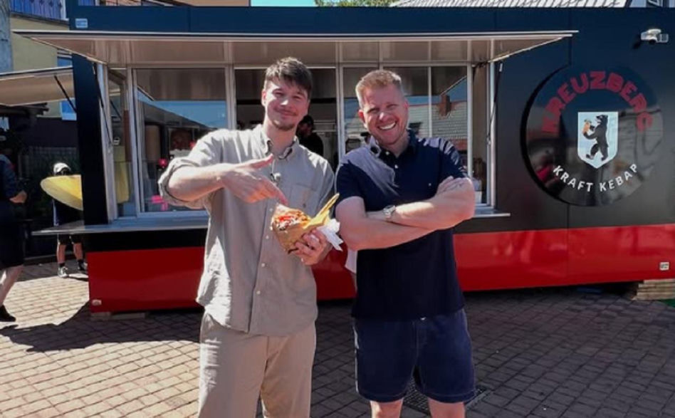 Daniel Nawrocki wybrał się na kebaba Chajzera! "Łączy nas coś jeszcze"