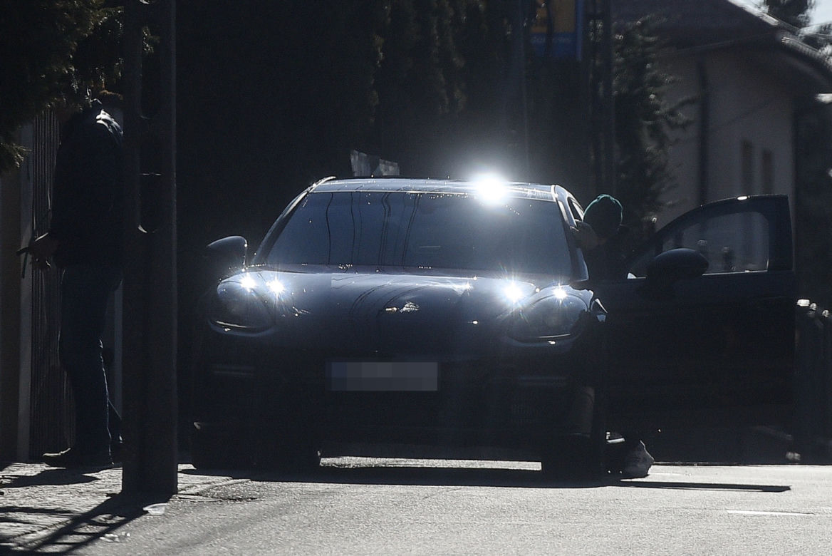 Tata wypucował Idze porsche