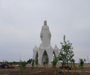 Gigantyczna figura prawie gotowy! 55-metrowa Maryja już przyciąga tłumy. Robi wrażenie