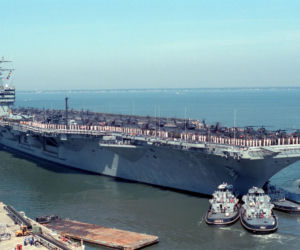 Kto ma lotniskowiec, ten ma prestiż. To kosztowny pokaz siły!