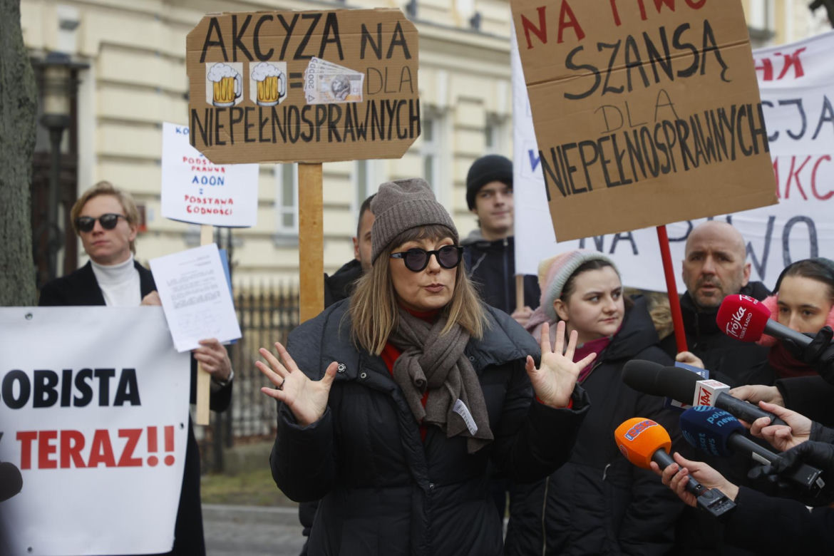 Protest osób z niepełnosprawnościami pod Kancelarią Premiera