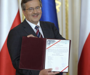 Bronisław Komorowski odebrał uchwałę PKW 