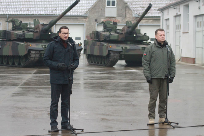 Mateusz Morawiecki i Mariusz Błaszczak z zarzutami! Znamy szczegóły