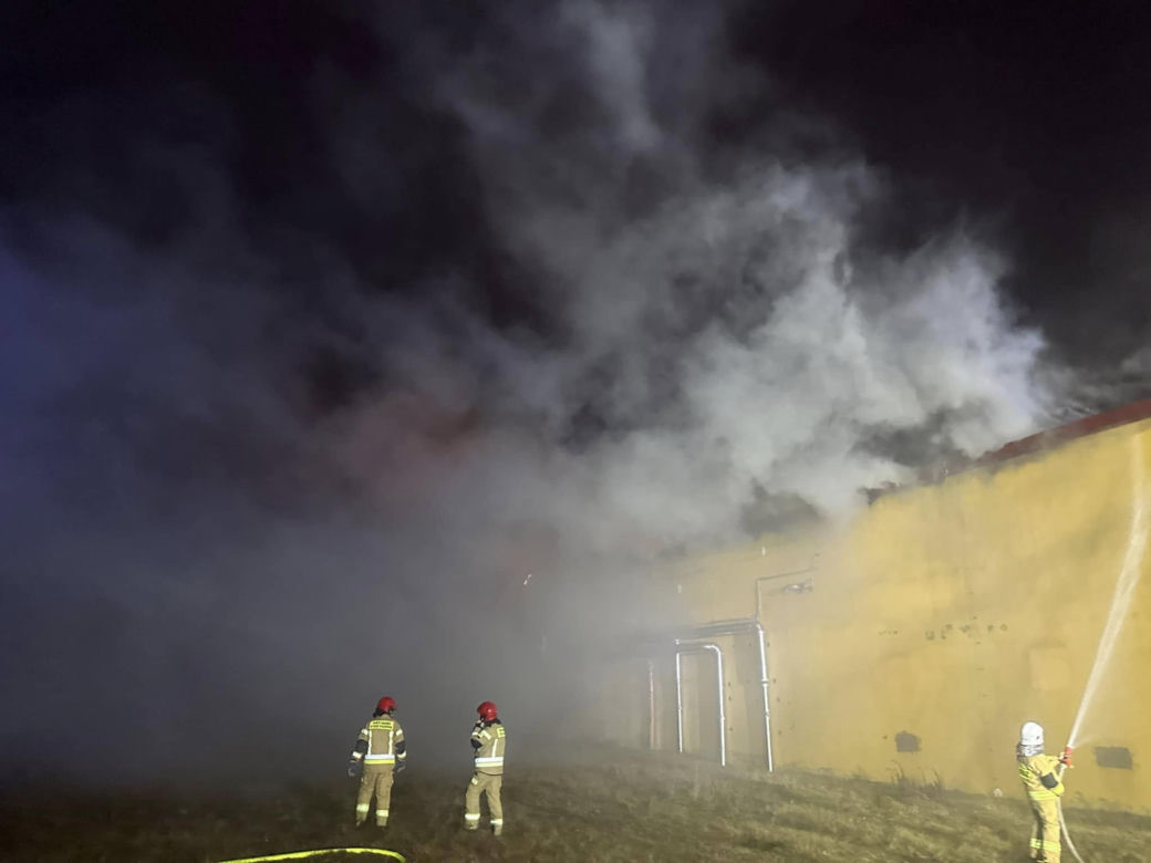 Na miejscu zdarzenia w gminie Stoczek Łukowski interweniowało w sumie 19 pojazdów ratowniczo-gaśniczych i 92 strażaków