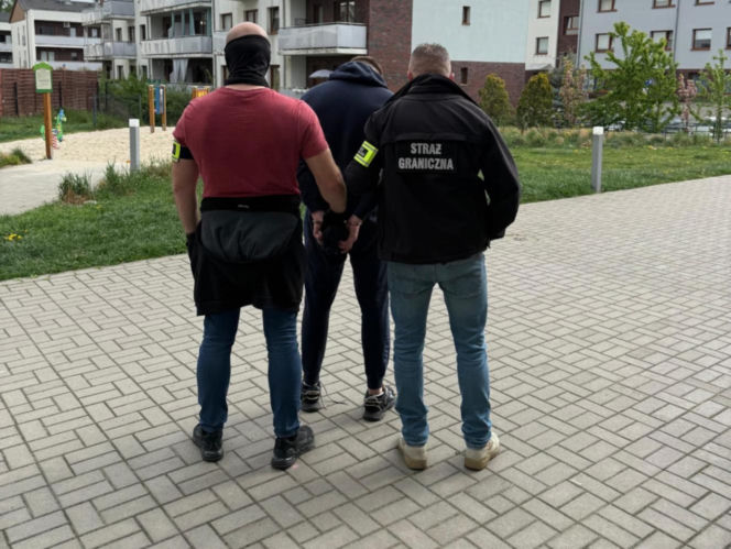 Policjanci stołecznego Wydziału do walki z Terrorem Kryminalnym i Zabójstw zatrzymali sprawców brutalnego rozboju, do którego doszło w czerwcu 2023 roku na warszawskiej Białołęce