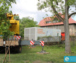 Zobaczcie jak montowano kontener z tomografem pod szpitalem w Gorzowie. 