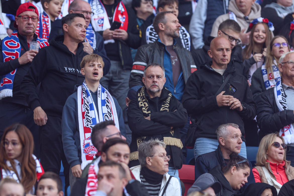 Zdjęcia kibiców i zawodników z derbów Górnego Śląska