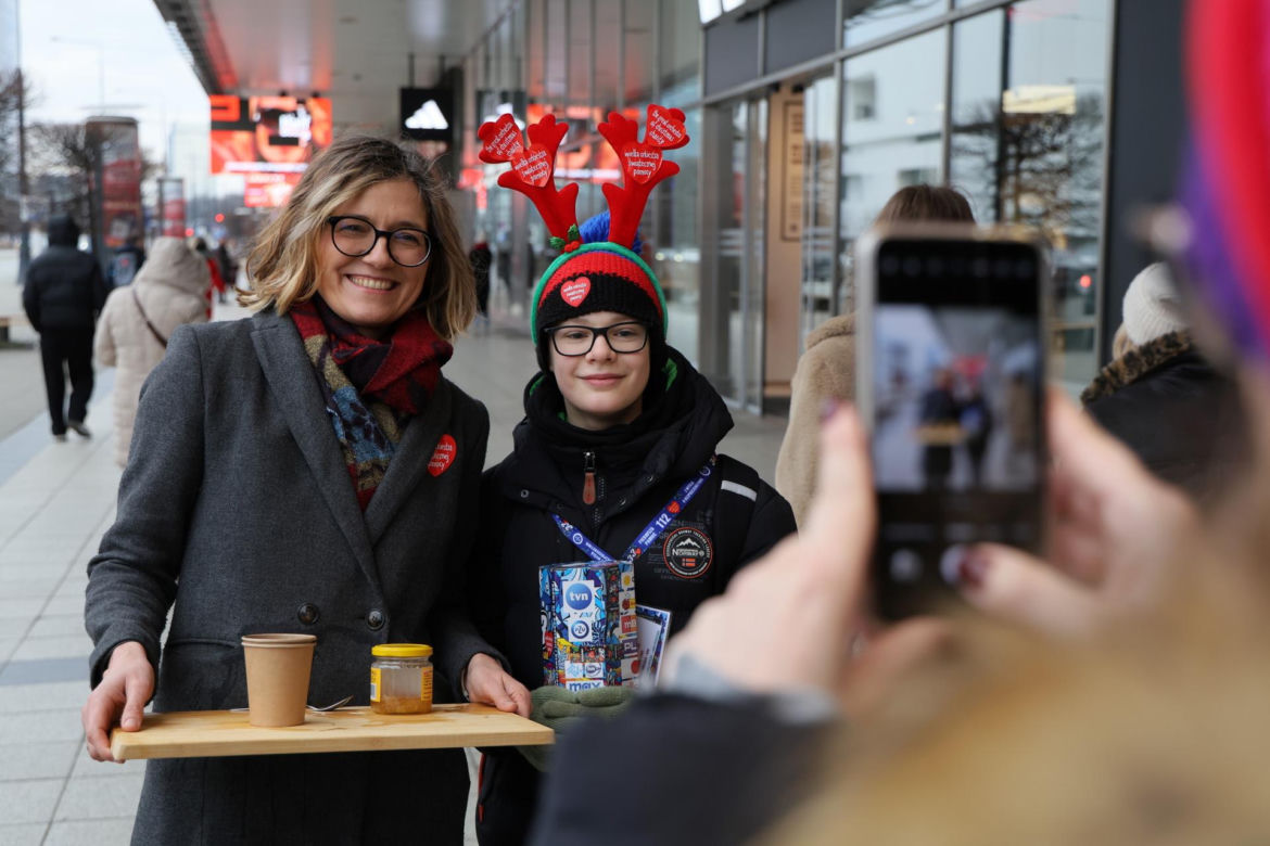 Warszawa. Wolontariusze WOŚP w centrum Warszawy