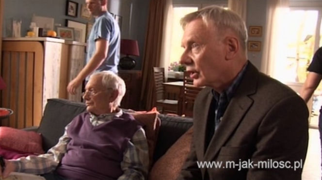 M jak miłość po wakacjach 2015. Witold Pyrkosz (Lucjan), Andrzej Precigs (Zbyszek Filarski) na planie
