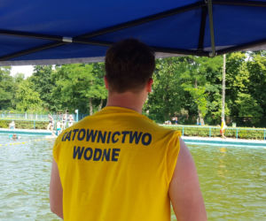 Na basenie dokrytym w Lesznie tłumy