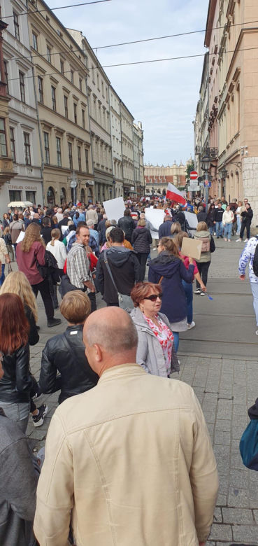 Przez Kraków przeszedł marsz solidaryzujący z warszawskim Marszem Miliona Serc